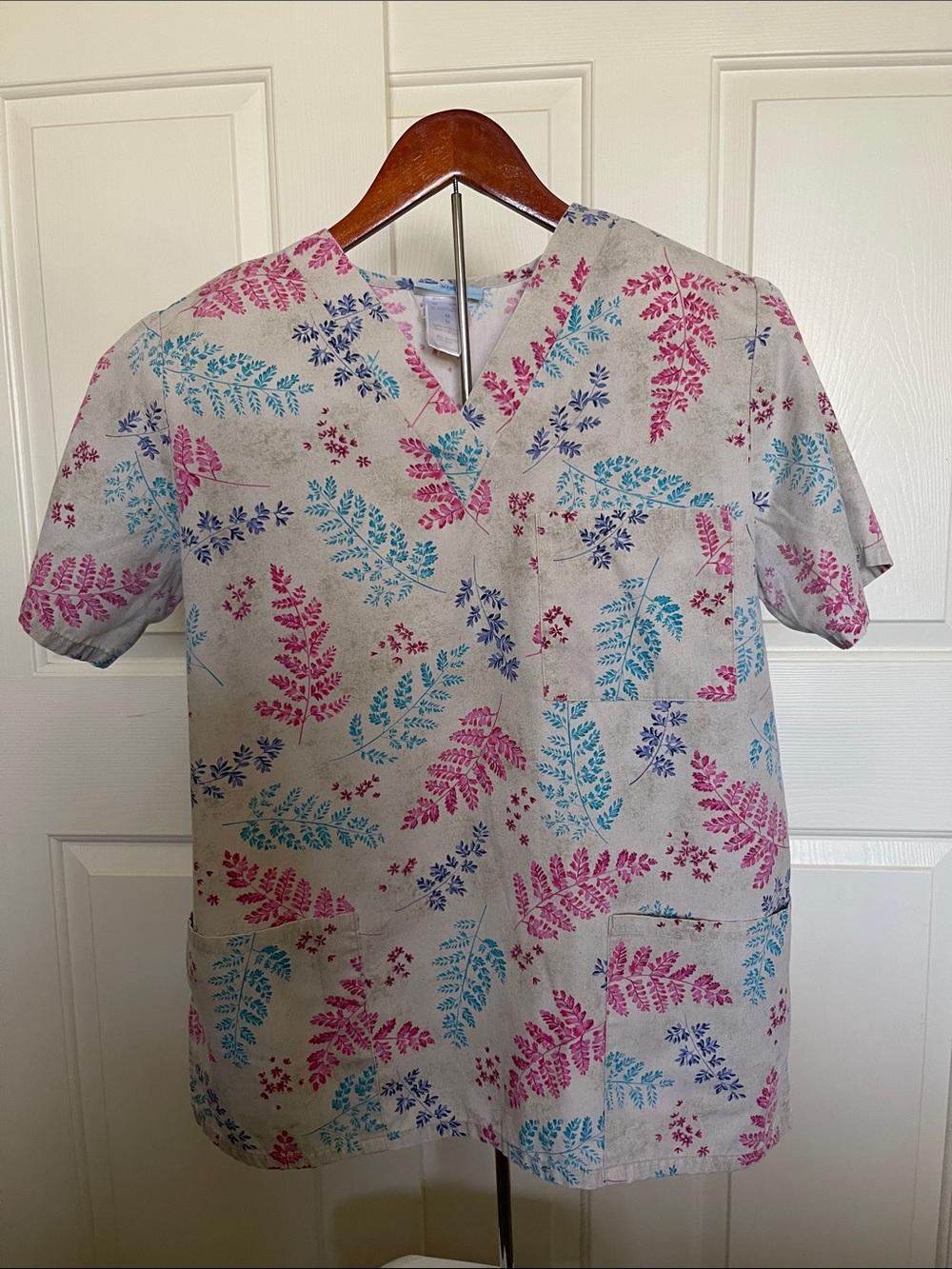 SB Scrubs Women's Gray Floral Print Scrub Top with Pink and Teal Leaves